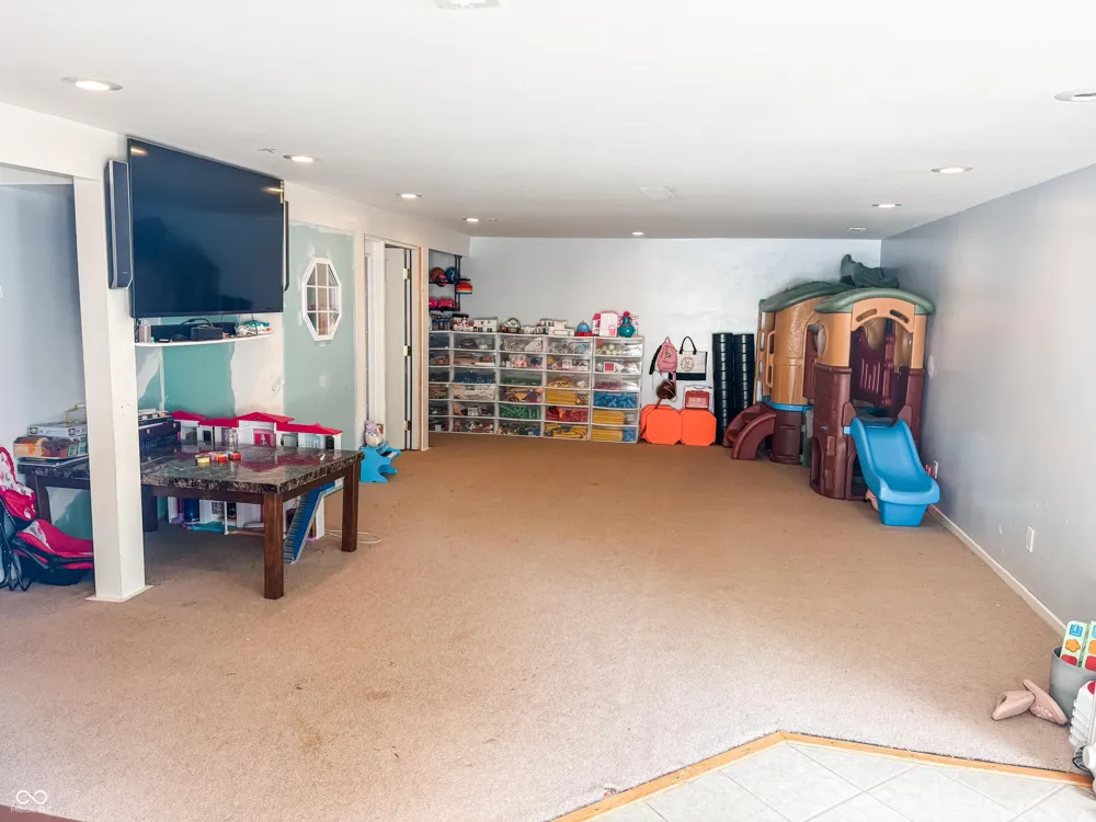 20900 Ferngrove Court Lawrenceburg, IN 47025