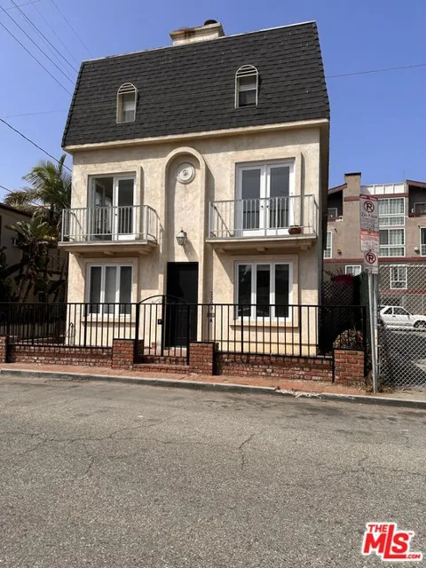 3309 Grand Canal