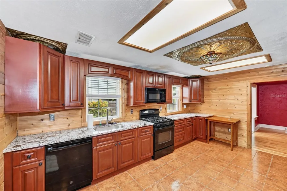 714 29TH STREET W Bradenton, FL 34205