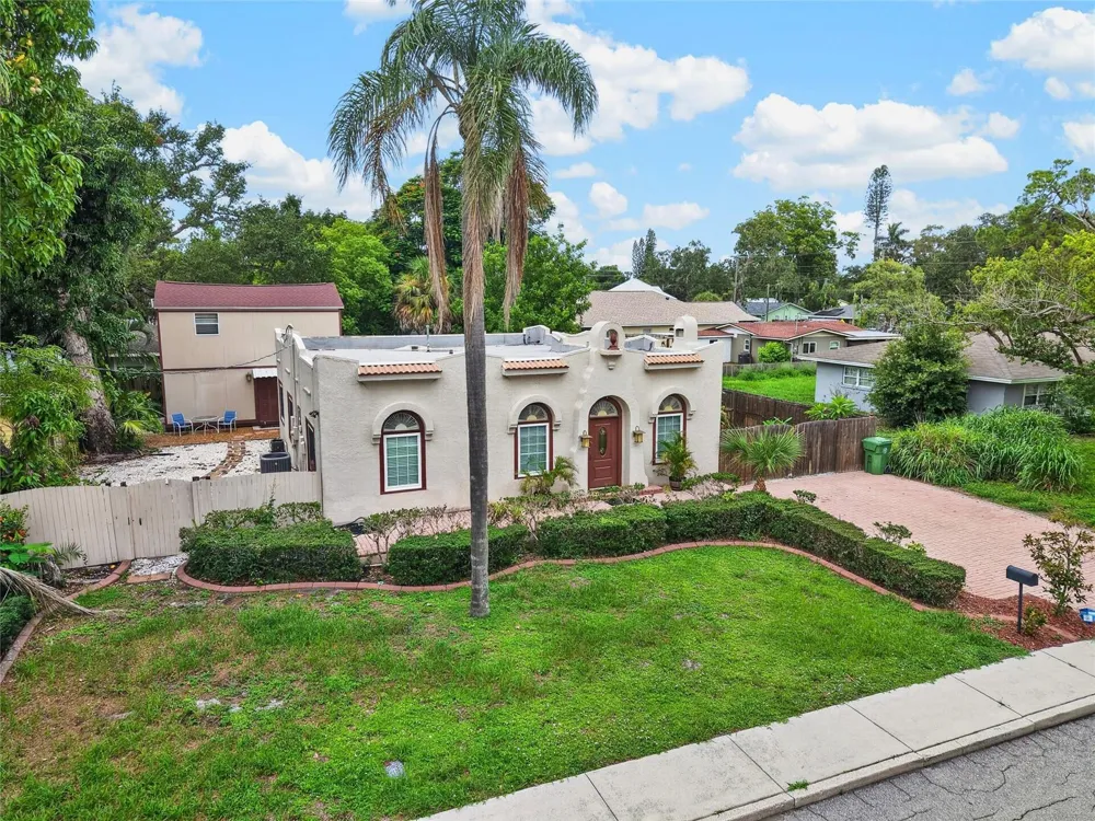 714 29TH STREET W Bradenton, FL 34205