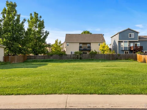 833 Cliffrose Way