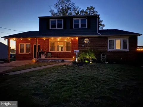 40 WOODLANE DRIVE