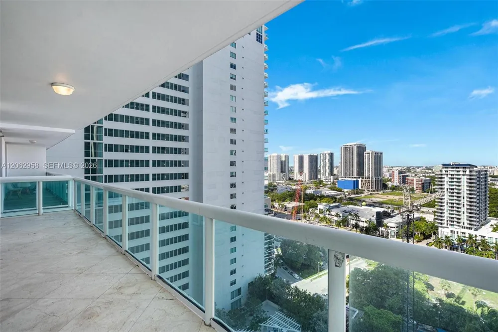 1800 Bayshore Dr #2410 Miami, FL 33132