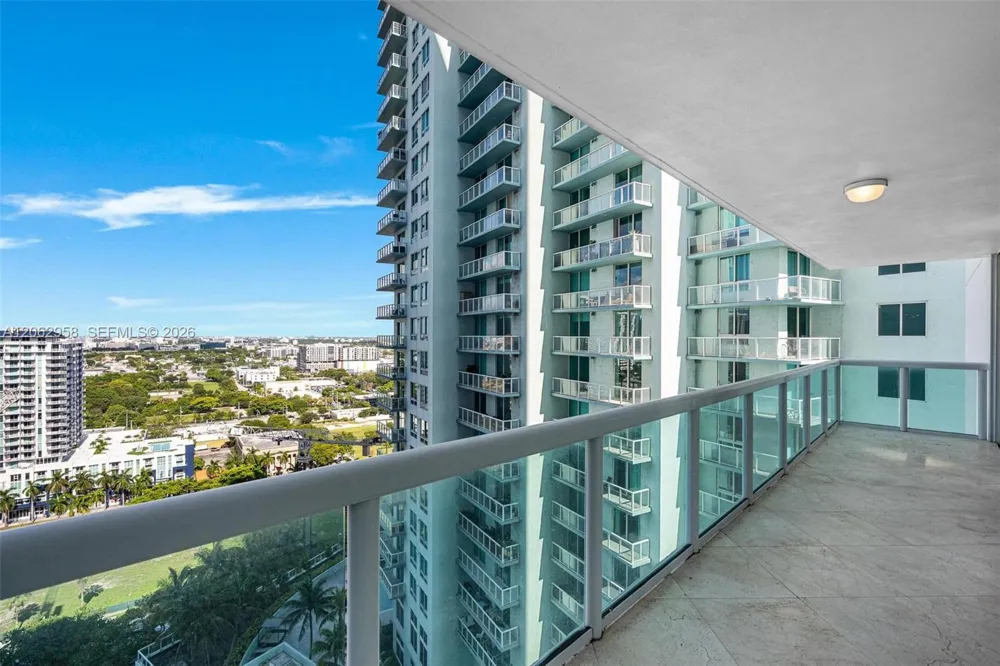 1800 Bayshore Dr #2410 Miami, FL 33132