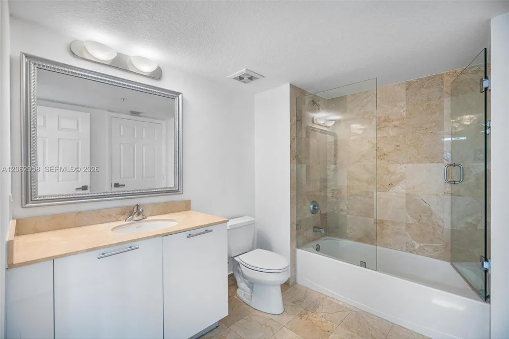 1800 Bayshore Dr #2410 Miami, FL 33132
