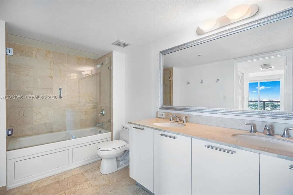 1800 Bayshore Dr #2410 Miami, FL 33132