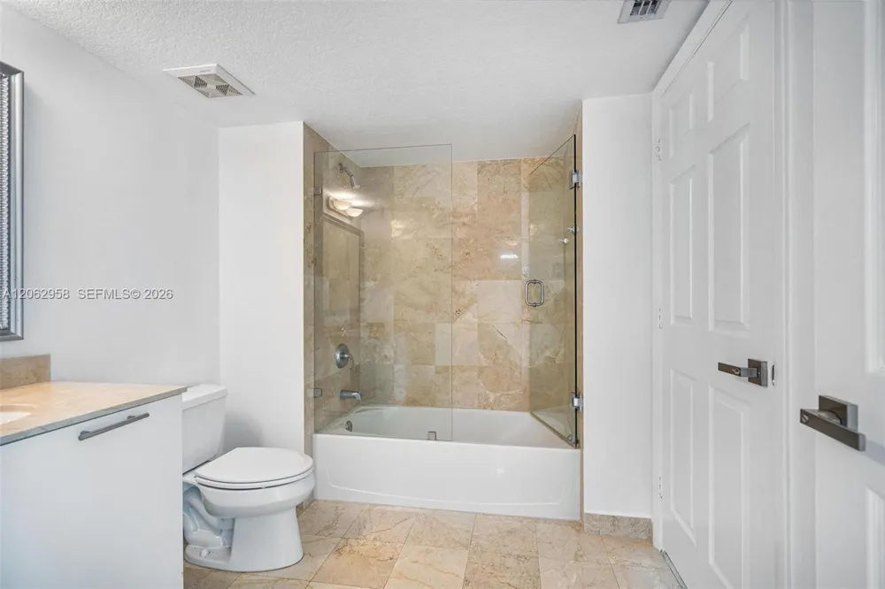 1800 Bayshore Dr #2410 Miami, FL 33132