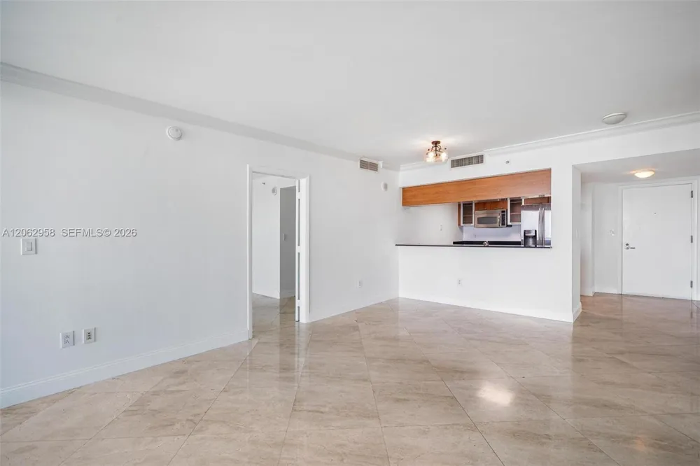1800 Bayshore Dr #2410 Miami, FL 33132