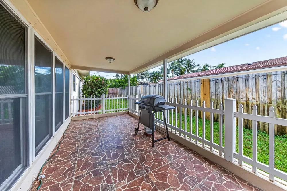 2750 SE 3rd Street Pompano Beach, FL 33062