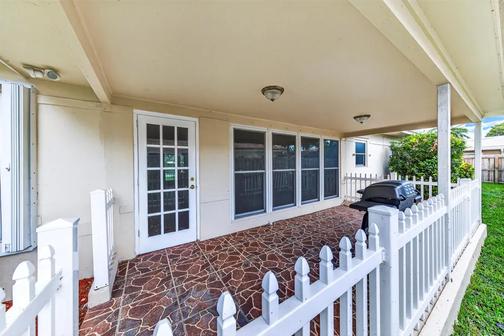 2750 SE 3rd Street Pompano Beach, FL 33062