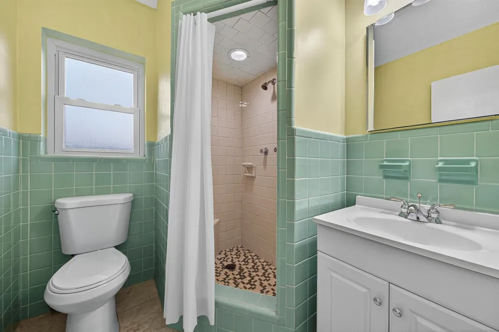 2750 SE 3rd Street Pompano Beach, FL 33062