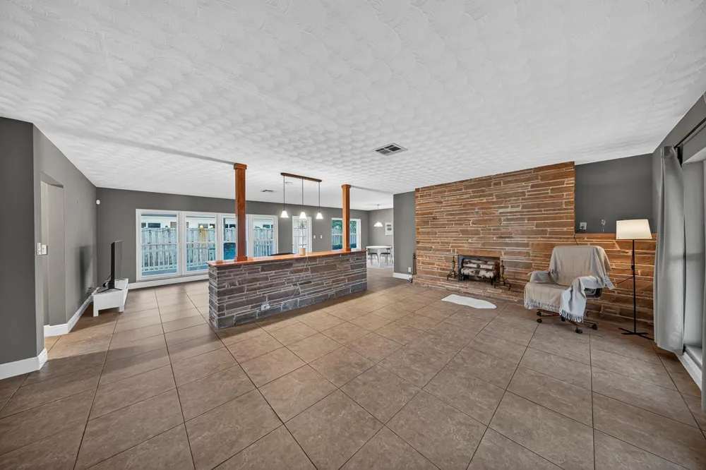 2750 SE 3rd Street Pompano Beach, FL 33062