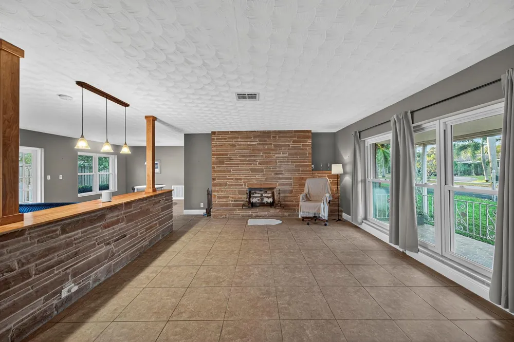 2750 SE 3rd Street Pompano Beach, FL 33062