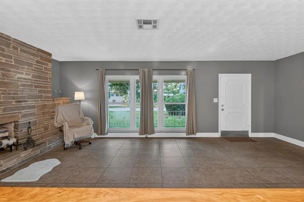 2750 SE 3rd Street Pompano Beach, FL 33062