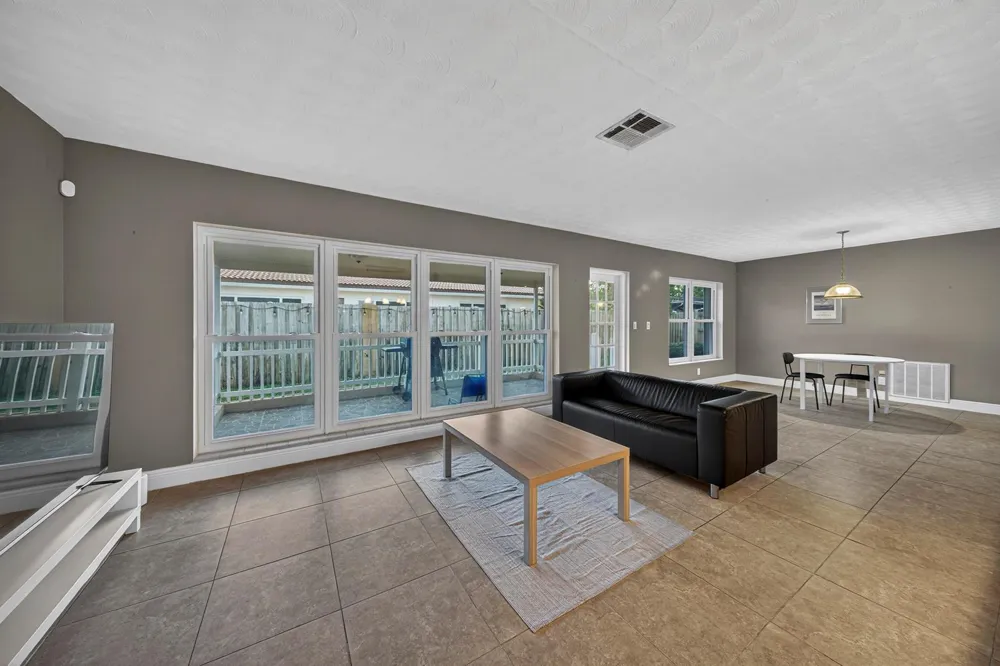 2750 SE 3rd Street Pompano Beach, FL 33062