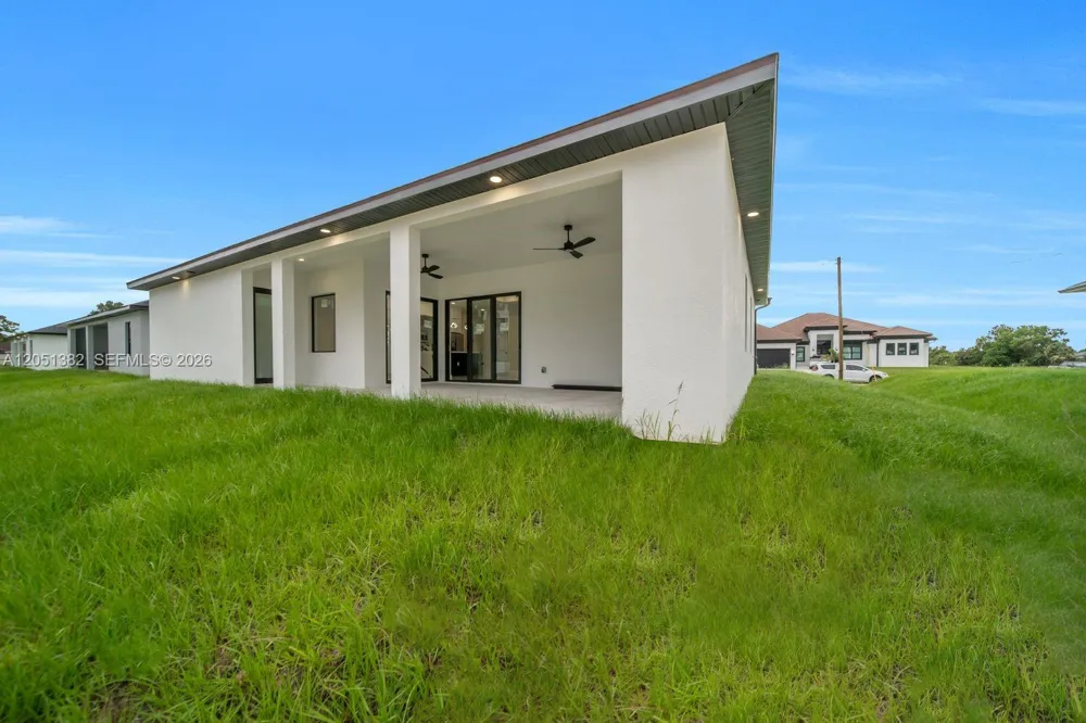 3618 6th ST SW Lehigh Acres, FL 33976