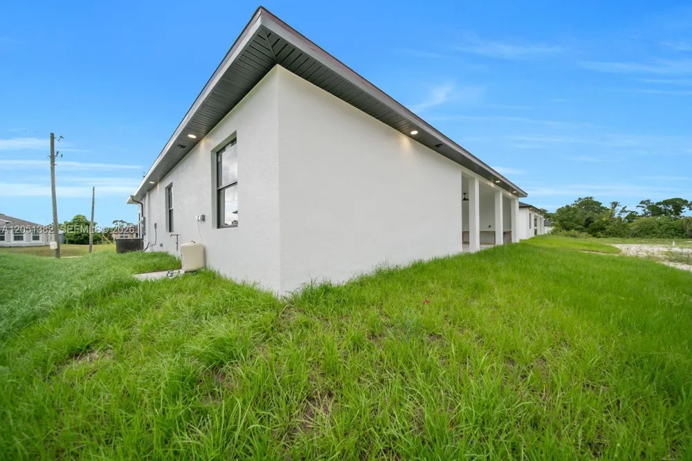 3618 6th ST SW Lehigh Acres, FL 33976