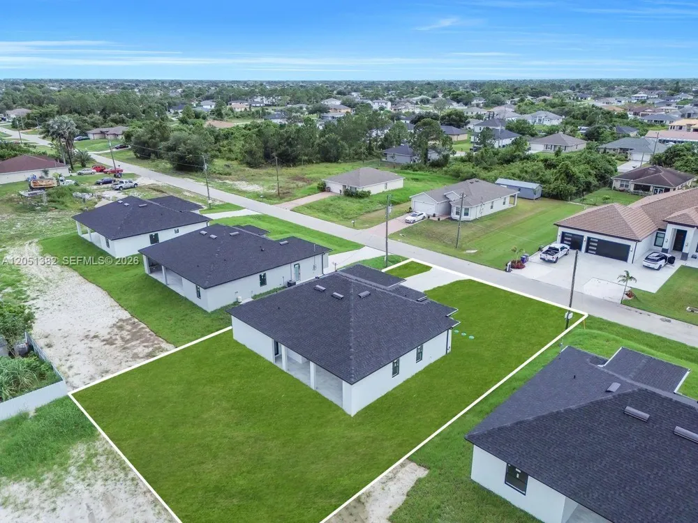 3618 6th ST SW Lehigh Acres, FL 33976