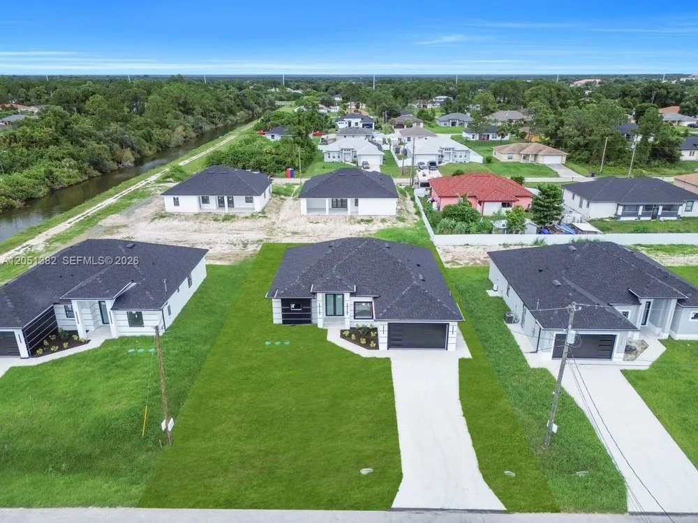 3618 6th ST SW Lehigh Acres, FL 33976