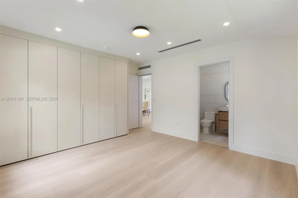 118 Sarto Ave Coral Gables, FL 33134
