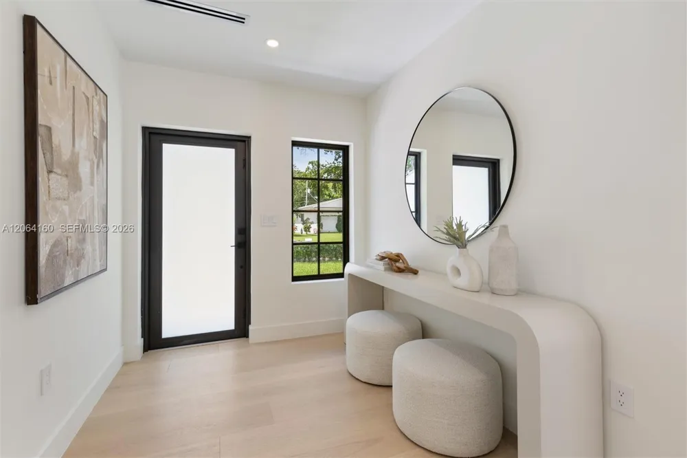 118 Sarto Ave Coral Gables, FL 33134