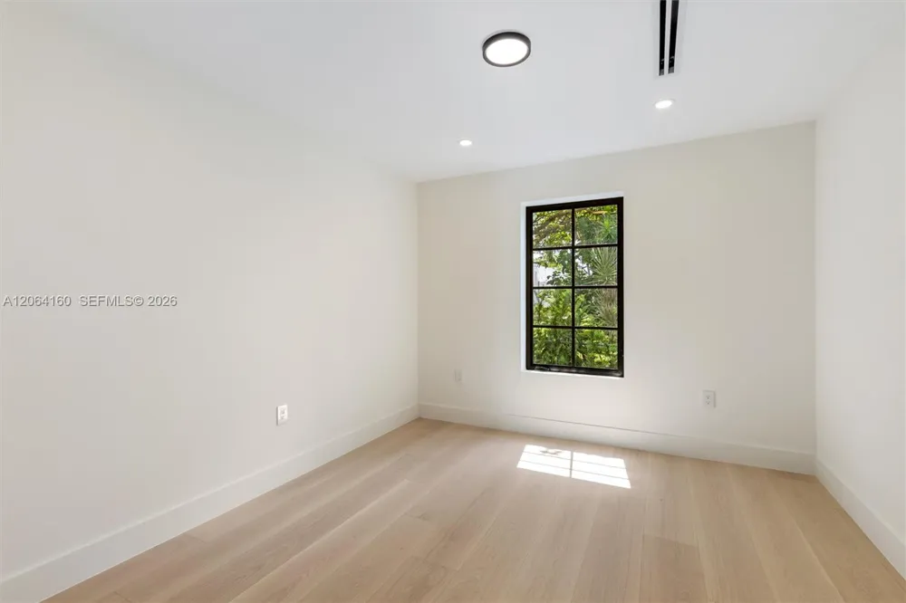 118 Sarto Ave Coral Gables, FL 33134