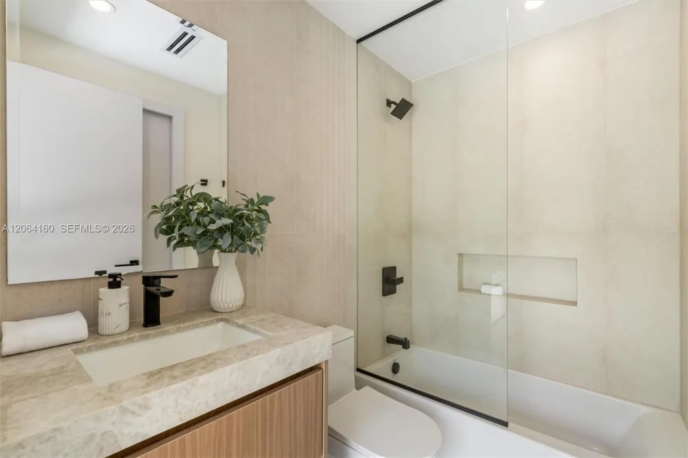 118 Sarto Ave Coral Gables, FL 33134