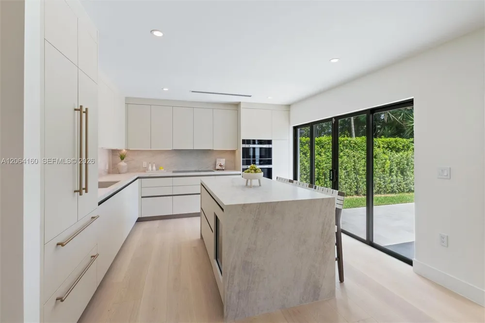 118 Sarto Ave Coral Gables, FL 33134