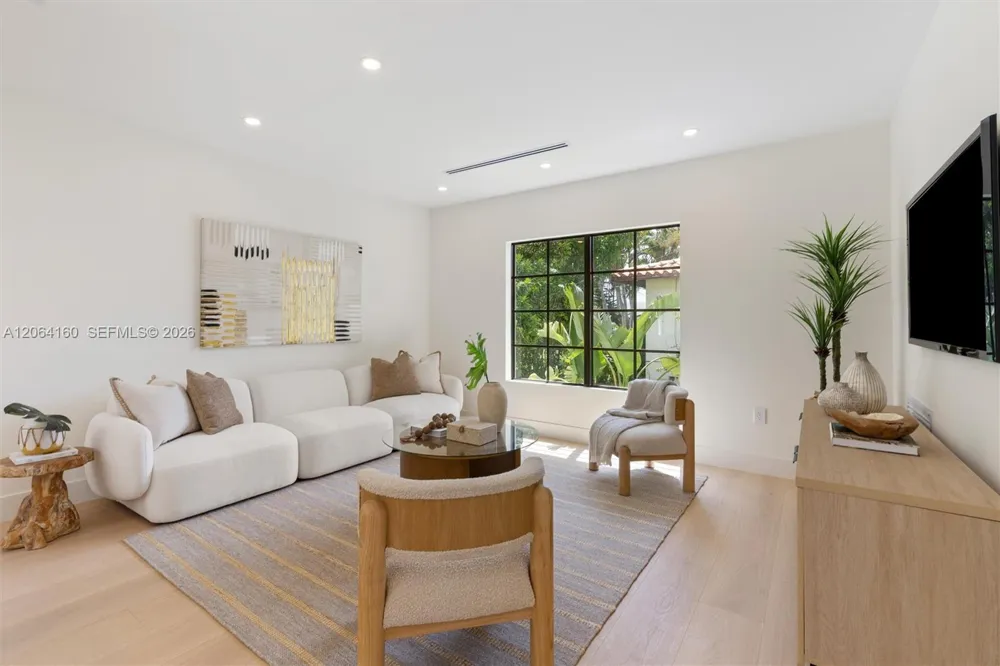 118 Sarto Ave Coral Gables, FL 33134