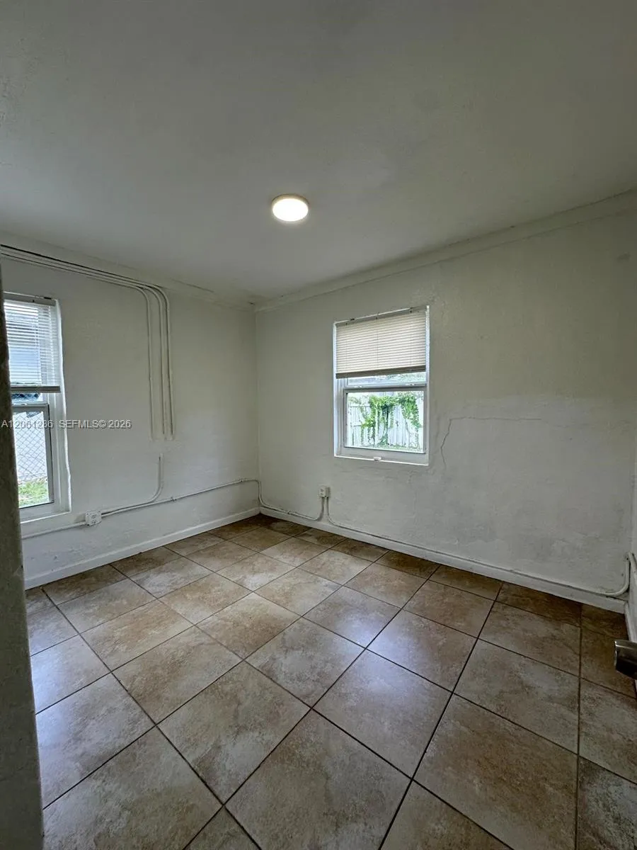 728 SW 6th St #2 Dania Beach, FL 33004