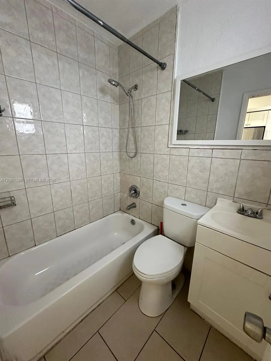 728 SW 6th St #2 Dania Beach, FL 33004