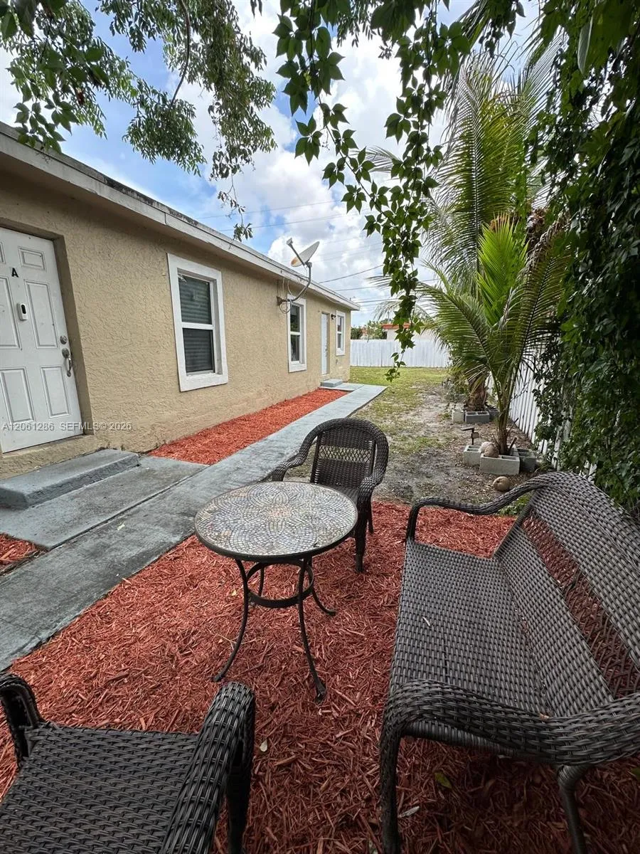 728 SW 6th St #2 Dania Beach, FL 33004