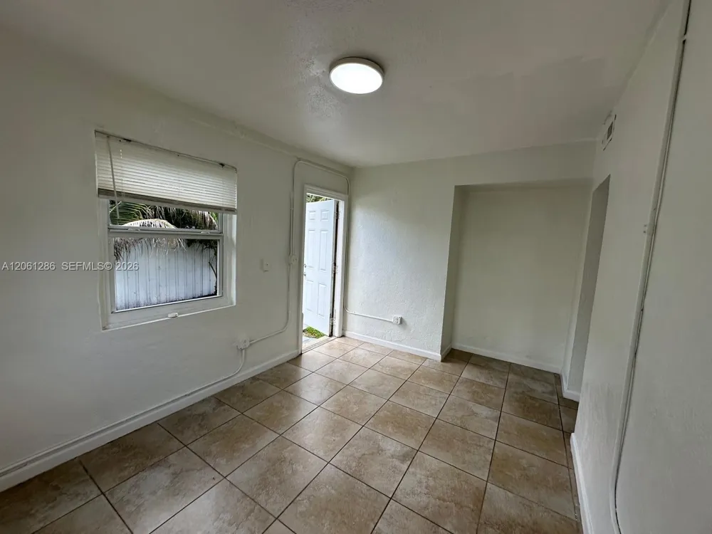 728 SW 6th St #2 Dania Beach, FL 33004