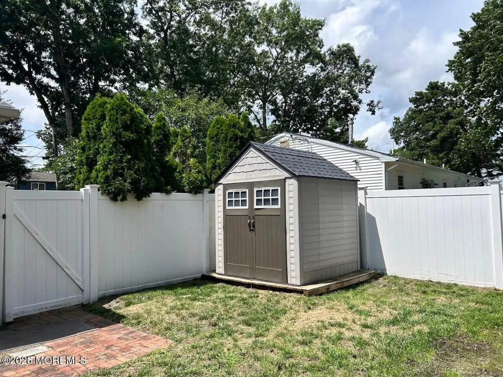 1424 Green Grove Road Brick, NJ 08724