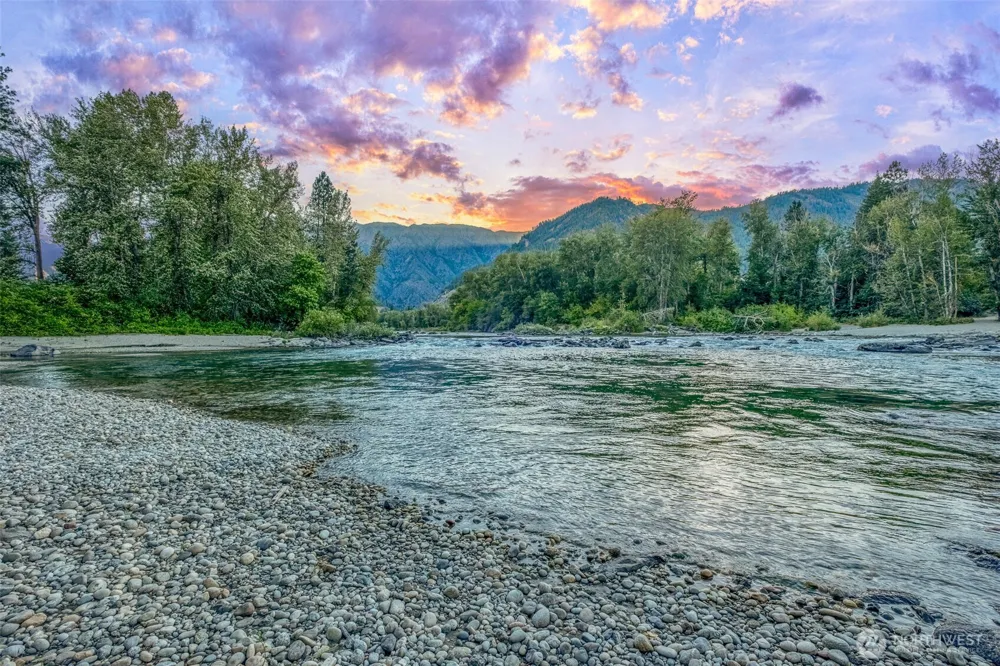 9690 East Leavenworth Road Leavenworth, WA 98826