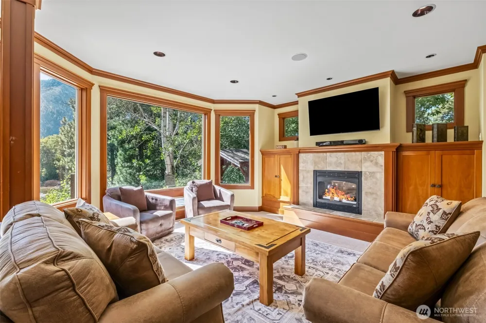 9690 East Leavenworth Road Leavenworth, WA 98826