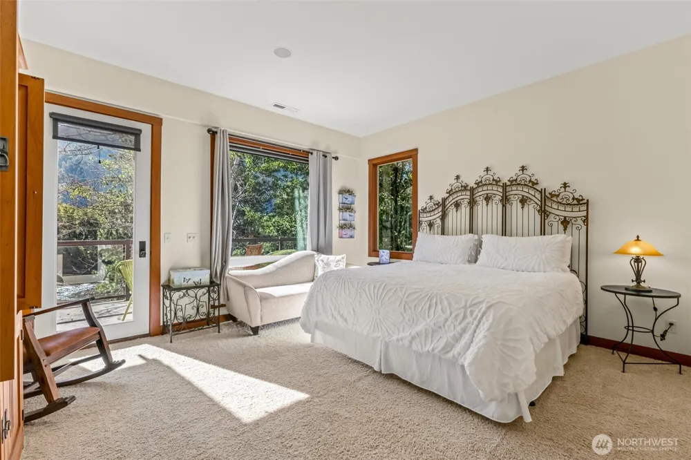 9690 East Leavenworth Road Leavenworth, WA 98826