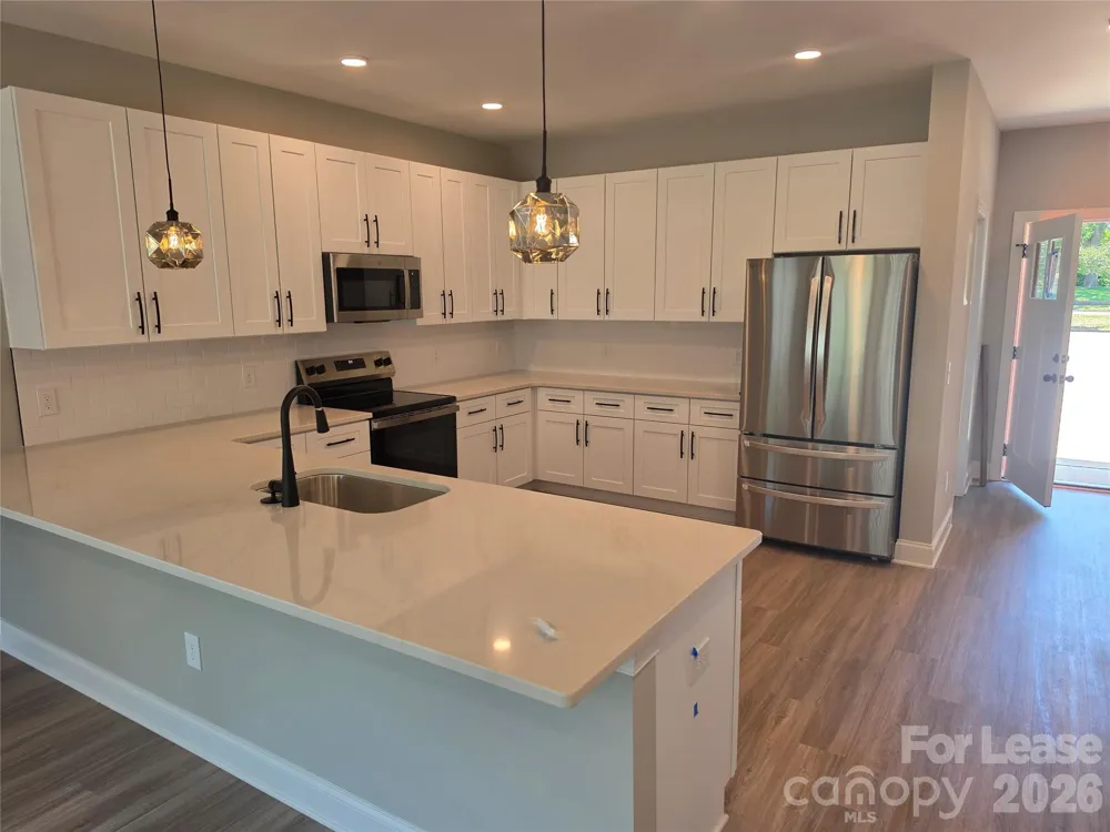 329 S Broad Street Mooresville, NC 28115