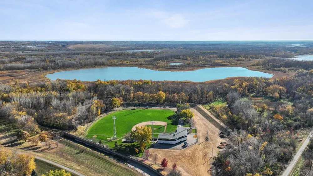 1717 Oak Creek Pass Chaska, MN 55318