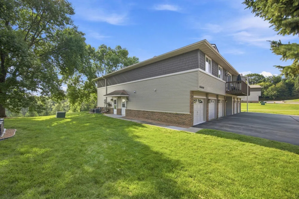 14000 44th Place #2 Plymouth, MN 55446