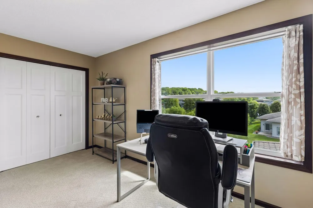 1232 Vernon Drive Carver, MN 55315