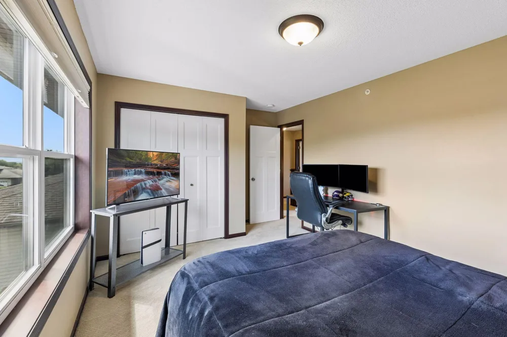 1232 Vernon Drive Carver, MN 55315