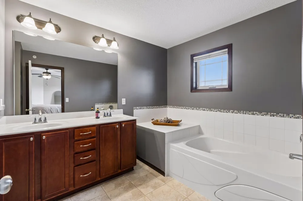 1232 Vernon Drive Carver, MN 55315