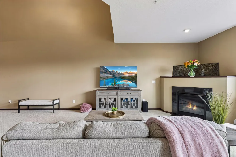 1232 Vernon Drive Carver, MN 55315