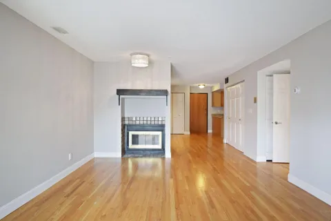 232 W Franklin Avenue #206