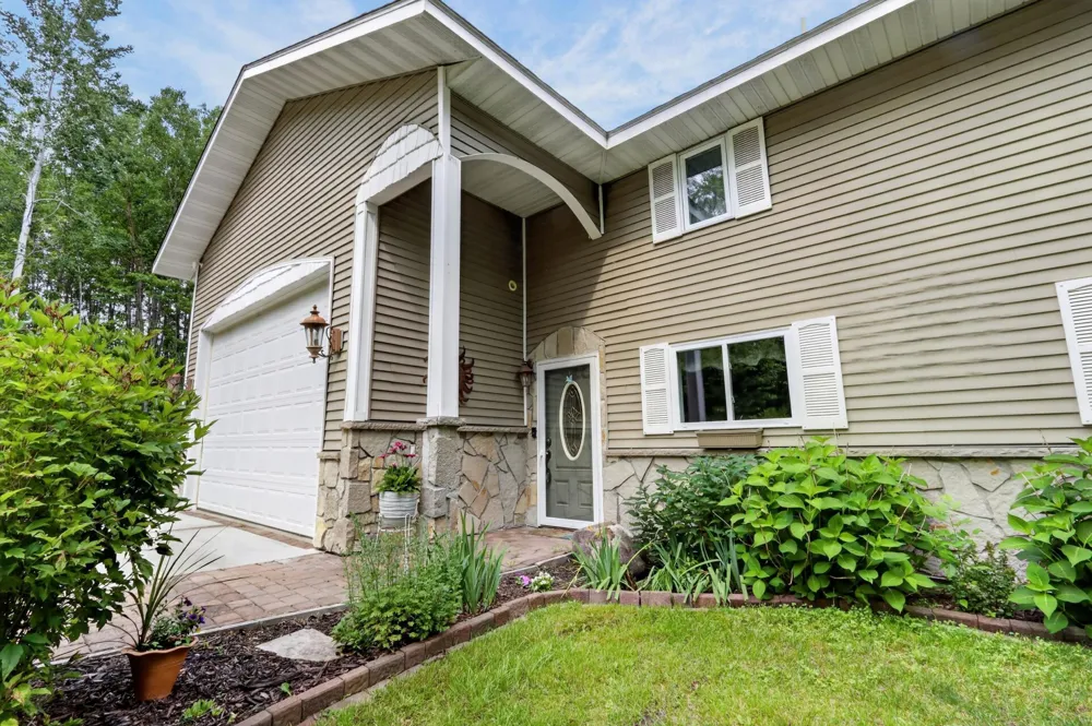 21564 Sugarbush Lane Cohasset, MN 55721
