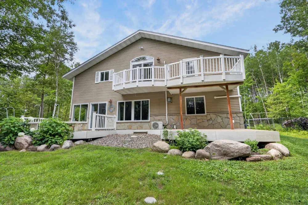 21564 Sugarbush Lane Cohasset, MN 55721