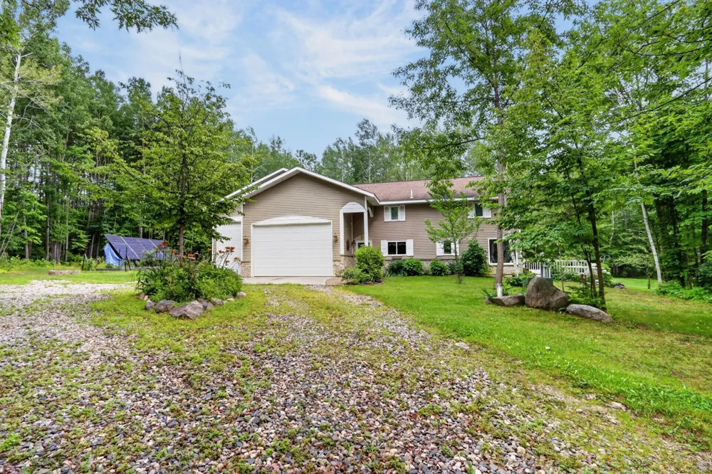 21564 Sugarbush Lane Cohasset, MN 55721