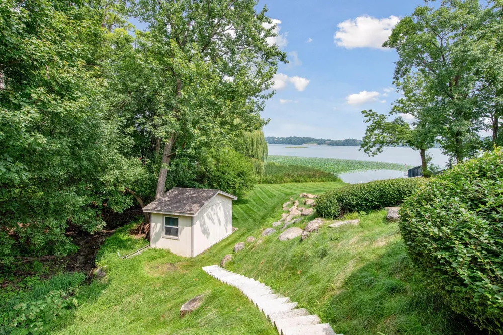 4115 Lotus Drive Minnetrista, MN 55331
