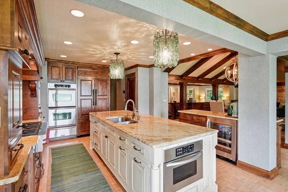 4115 Lotus Drive Minnetrista, MN 55331